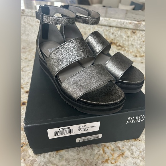NIB Eileen Fisher Keno Silver Metallic Gray Leather Platform Sandals 7.5 Medium - Picture 3 of 10